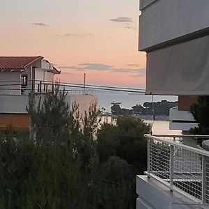 Апартаменти Το Σπίτι Του Καπετάνιου Στη Βουλιαγμένη Афіни Exterior photo