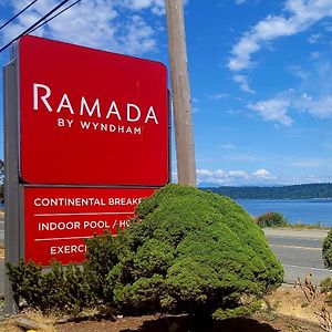 Ramada By Wyndham Кемпбелл-Рівер Exterior photo