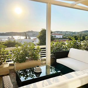 Blue Bay Vouliagmeni Luxury Apartment Афіни Exterior photo