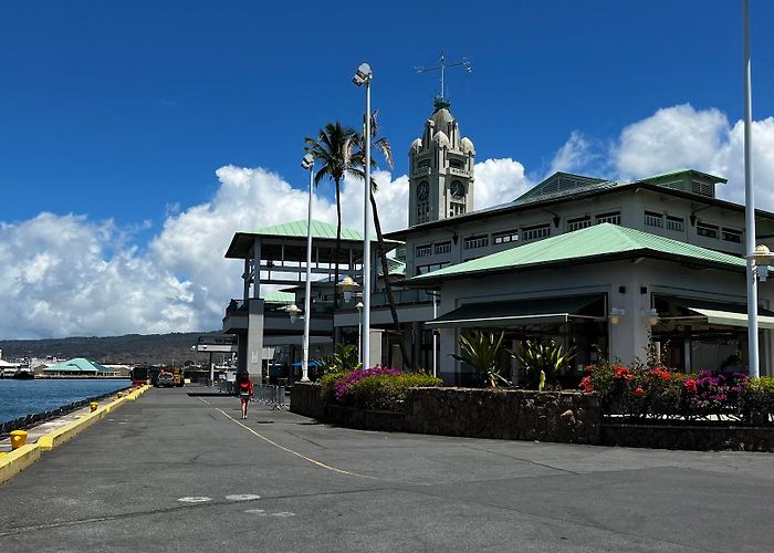 Aloha Tower photo