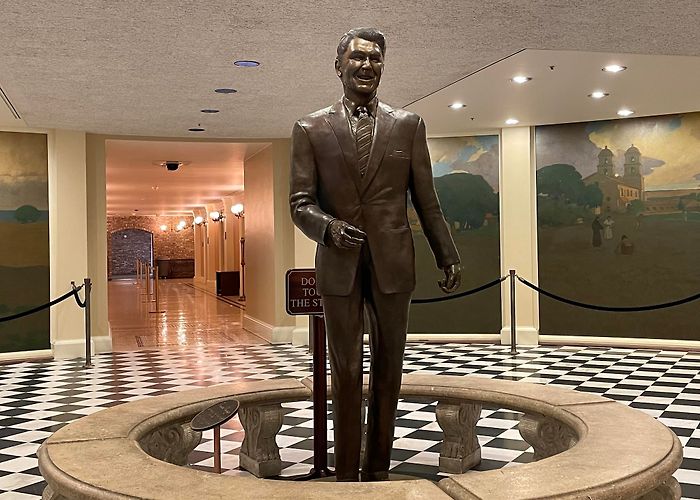 California State Capitol photo