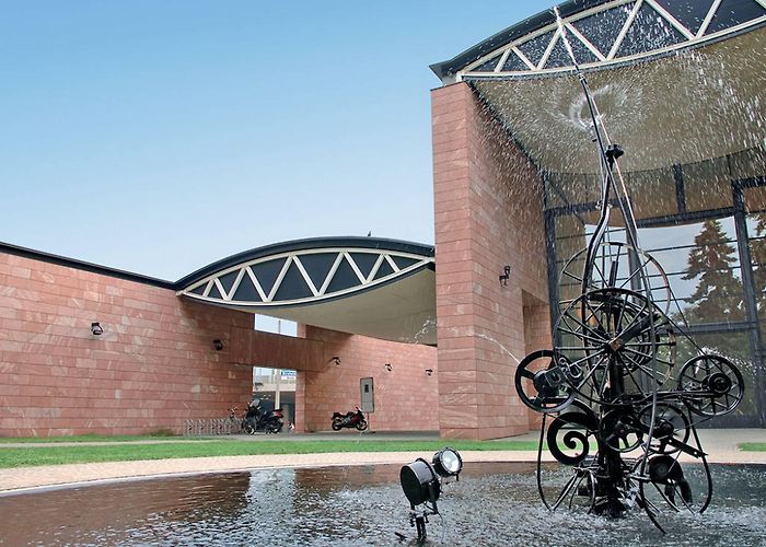 Tinguely Museum 11 - Tinguely Museum - Basel City Tour Sightseeing Bus photo