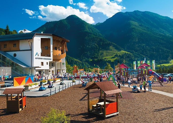 Gondelbahn Alpendorf Hotel Zinnkrügl, St. Johann Alpendorf | Alpendorf village photo