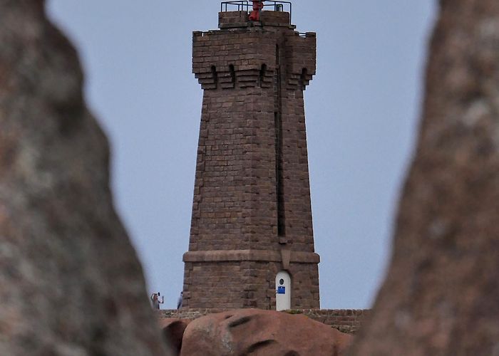 Grand Site de Ploumanach ITAP of a lighthouse at Ploumamoc'h, France : r/itookapicture photo