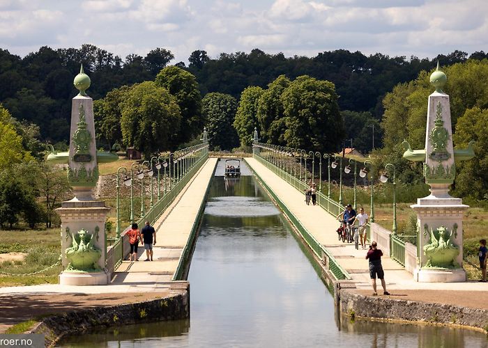 Briare Aqueduct Briare Aqueduct - Bridgeinfo.net photo
