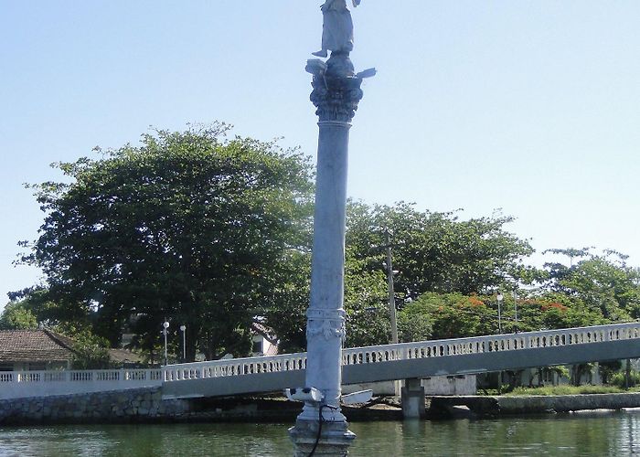 Water Square Anjo Caído Statue in Cabo Frio: 1 reviews and 8 photos photo