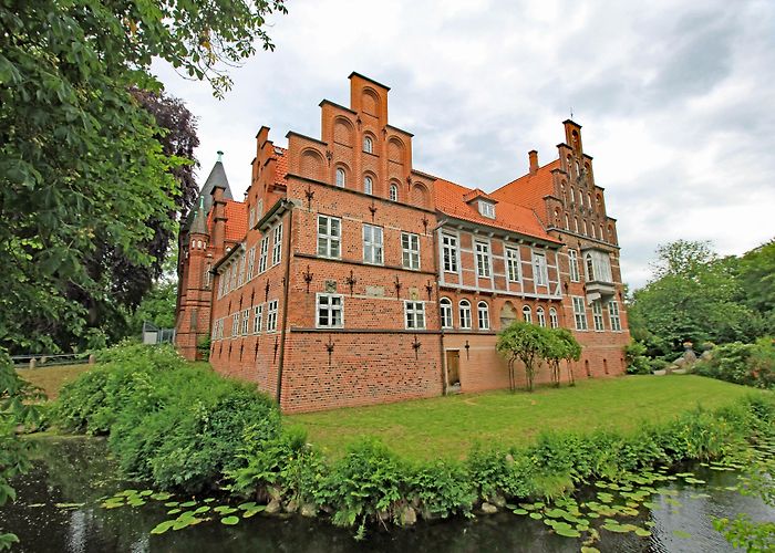 Bergedorf Castle Bergedorfer Castle Tours - Book Now | Expedia photo