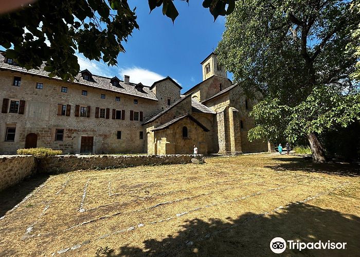 Abbaye de Boscodon Abbaye de Boscodon: Photos, Map & Reviews [2024] | Trip.com photo