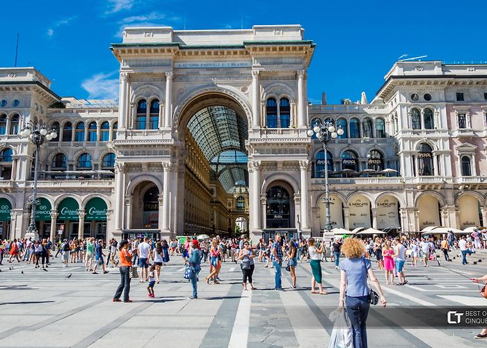 Viktor-Emanuel-Galerie Milan. Galleria Vittorio Emanuele II photo