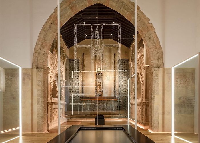 Transparent Building An ethereal dialogue. Museography and Exhibition of the Panteão ... photo