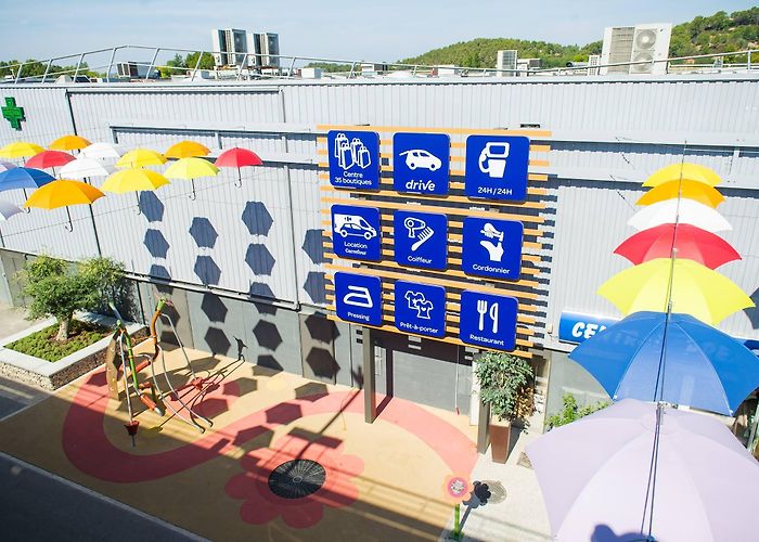 Carrefour La Pioline Shopping Centre 40 boutiques dans votre Centre commercial Aix La Pioline photo