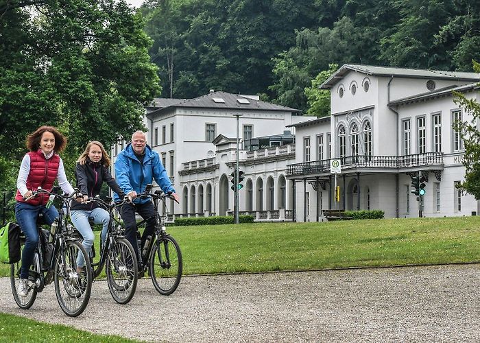 Museum Katharinenhof Kunst NRW: Skulpturenpark und Lichtkunst – Orte der Kunst in NRW ... photo