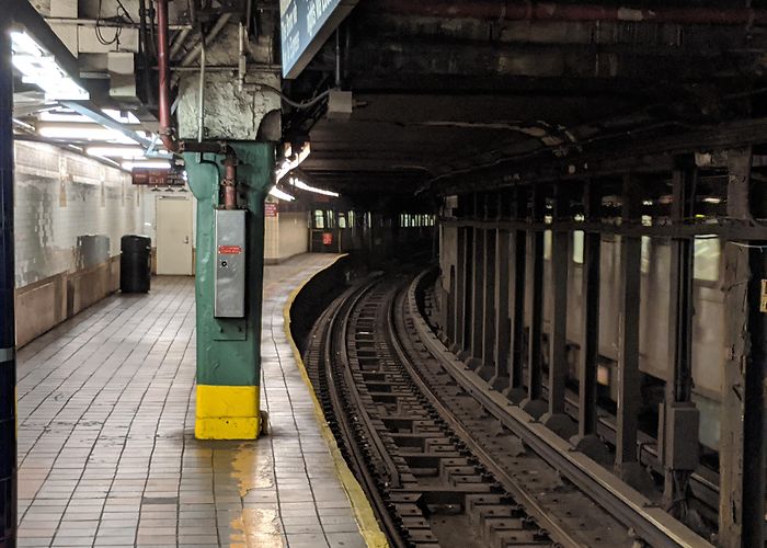 33rd Street Station (IRT Lexington Avenue Line) 4)(5)(6) IRT Lexington Ave Line – Secrets of the Subway photo