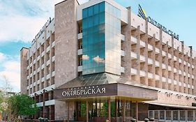 Oktyabrskaya Hotel Красноярськ Exterior photo