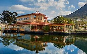 Hosteria Cabanas Del Lago Отавало Exterior photo