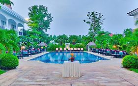 Glorious Hotel & Spa Кампонгтхом Exterior photo