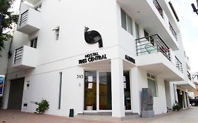 Хостел Hostal Tres Central Тустла-Ґутьєррес Exterior photo