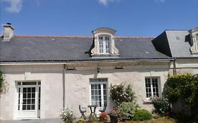 Le Clos Des Augers, Chambres D'Hotes Et Roulotte Azay-sur-Cher Exterior photo