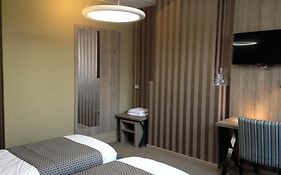 Hotel Mille Colonnes Левен Room photo