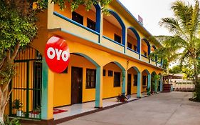 Oyo Hotel Miramar, Loreto Лорето Exterior photo