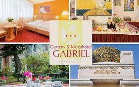 Garten- Und Kunsthotel Gabriel City Відень Exterior photo