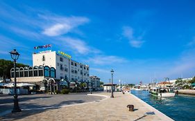 Miramare Hotel Ristorante Convegni Чезенатіко Exterior photo