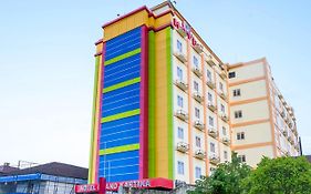 Hotel Grand Kartika Самарінда Exterior photo