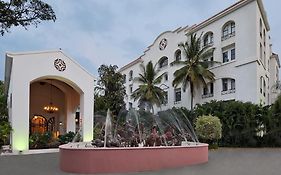 The Golden Palms Hotel & Spa Бенґалуру Exterior photo