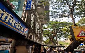 Hotel Plaza- Near Byculla Railway Station Мумбаї Exterior photo