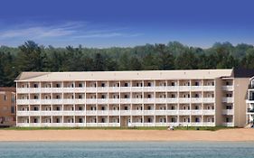 Mackinaw Beach And Bay Inn & Suites Макіно-Сіті Exterior photo