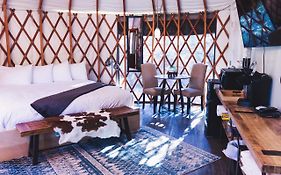 Готель Escalante Yurts - Luxury Lodging Exterior photo