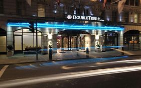 Готель Doubletree By Hilton London - West End Exterior photo
