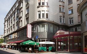 City Hotel Pilvax Будапешт Exterior photo