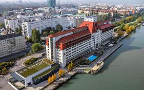 Готель Hilton Vienna Waterfront Exterior photo