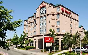 Готель Ramada By Wyndham Seatac Airport Exterior photo