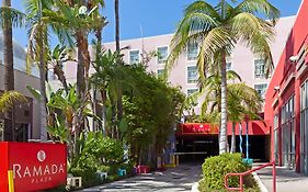 Ramada Plaza By Wyndham West Hollywood Hotel & Suites Лос-Анджелес Exterior photo