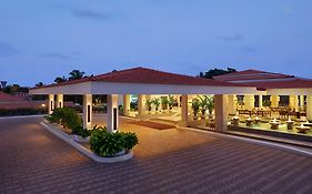Holiday Inn Resort Goa, An Ihg Hotel Кавелоссім Exterior photo