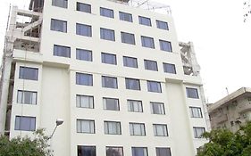 Готель The Ambassador, Marine Drive, Мумбаї Exterior photo