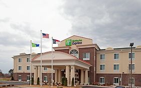 Holiday Inn Express Pembroke, An Ihg Hotel Exterior photo