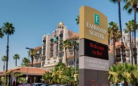 Embassy Suites By Hilton Los Angeles Давні Exterior photo