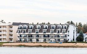Quality Inn & Suites Beachfront Макіно-Сіті Exterior photo