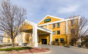 Quality Inn & Suites Мангаттан Exterior photo