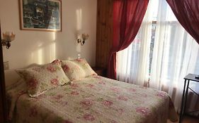 Bed and Breakfast Hostal Benavente Пуерто-Монтт Exterior photo