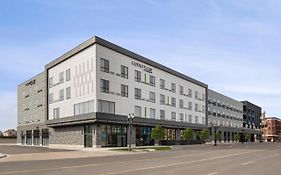 Готель Courtyard By Marriott Lansing Downtown Exterior photo