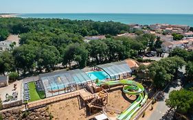 Готель Camping Le Petit Rocher Лонжвіль-сюр-Мер Exterior photo