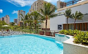 Hilton Garden Inn Waikiki Beach Гонолулу Exterior photo
