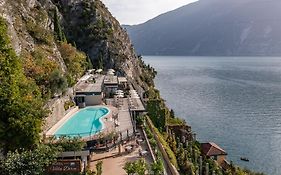 Hotel Villa Dirce Лімоне-суль-Гарда Exterior photo