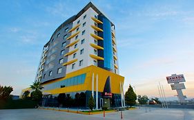 Готель Ramada By Wyndham Soma Exterior photo