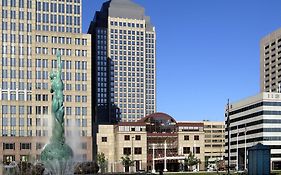 Готель Cleveland Marriott Downtown At Key Tower Exterior photo