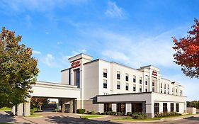 Hampton Inn & Suites Вест-Гейвен Exterior photo